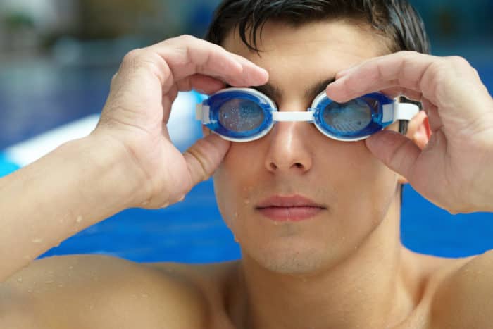 az úszásvédő szemüveg használatának fontossága